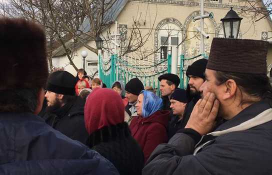 Новини Вінниці / На Вінниччині священики МП захопили храм: черговий конфлікт після нібито порозуміння громад (ФОТО)