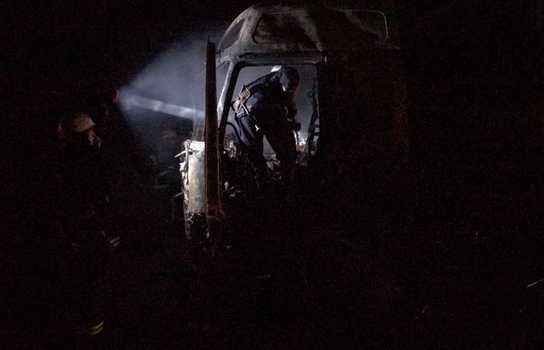 Новини Вінниці / Вранці під Ладижином на Вінниччині згоріла вантажівка (ФОТО)