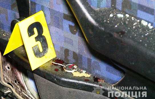 Новини Вінниці / Біля Жмеринки на Вінниччині у машині підірвали гранату: постраждало троє людей (ФОТО)