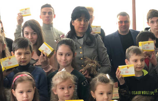 Новини Вінниці / У Вінниці амбасадори благодійного проєкту Алла Власюк та Дмитро Чаленко вручили хворим на діабет дітям сенсори (ФОТО)