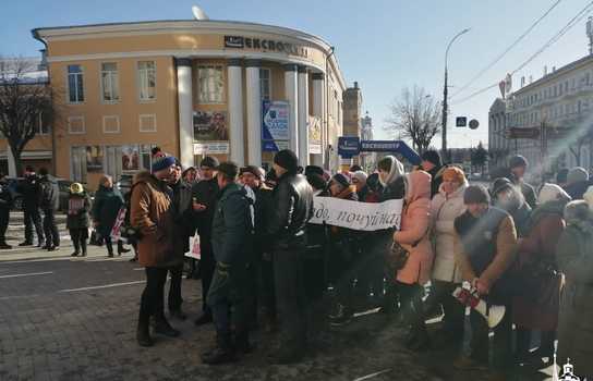 Новини Вінниці / На мітинг до Вінниці приїхали жителі села Сокіл із Чернівецького району: не хочуть приєднуватись до Бабчинецької ОТГ (ФОТО, ВІДЕО)