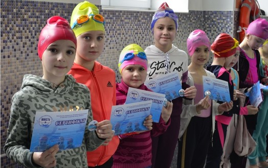 Новини Вінниці / У Жмеринці провели перші змагання з плавання (ФОТО)