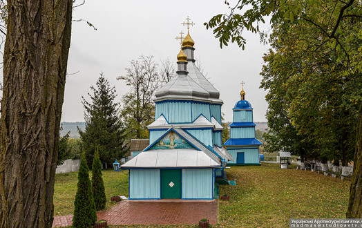 Новини Вінниці / На Вінниччині віряни Московського патріархату знесли 300-літню козацьку церкву (ФОТО)