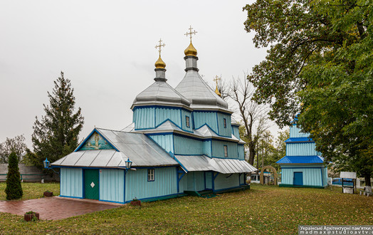 Новини Вінниці / На Вінниччині віряни Московського патріархату знесли 300-літню козацьку церкву (ФОТО)