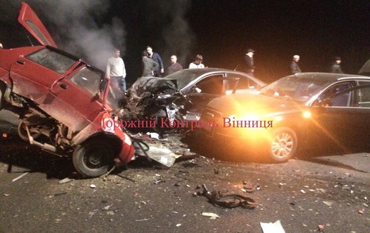 Новини Вінниці / Моторошна ДТП на Вінниччині: в результаті лобового зіткнення загинув водій, а ще дві людини травмовані (ФОТО)