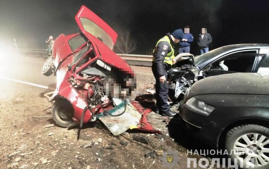 Новини Вінниці / Моторошна ДТП на Вінниччині: в результаті лобового зіткнення загинув водій, а ще дві людини травмовані (ФОТО)