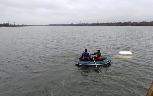 Новини Вінниці / На Вінниччині зі ставка рятувальники дістали автівку 