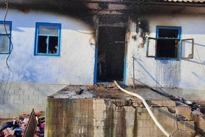 Новини Вінниці / Будинок багатодітної родини вигорів у селі на Вінниччині: батько врятував п'ятьох дітей (ФОТО)