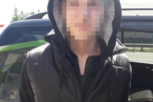 Новини Вінниці / Озброєних злодіїв-гастролерів з Молдови затримали на об'їзній у Вінниці: один з молодиків перебував у міжнародному розшуку (ФОТО)