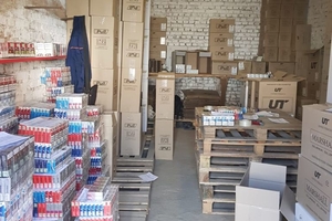 Новини Вінниці / У Вінниці накрили чергову «гаражну» контрабанду: без товару залишили міську тютюнову мережу