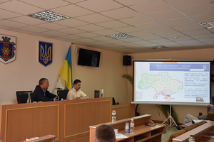 Новини Вінниці / На Вінниччині МХП презентував програму для фермерів «Органічний гектар» – добрива в обмін на солому