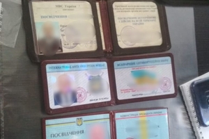 Новини Вінниці / У Вінниці затримали групу вимагачів, яка прикривалася зв’язками з Офісом президента