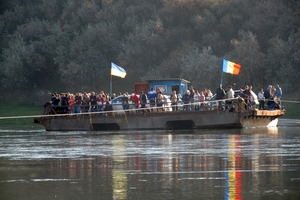Новини Вінниці / Вінниччина залишилася без поромної переправи з Молдовою через «ДТП» на Дністрі та повноводдя (ФОТО)
