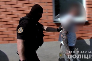 Новини Вінниці / Під Вінницею подружжя організувало зйомки дитячого порно: чоловіка та жінку затримали правоохоронці (ФОТО, ВІДЕО)