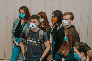 Новини Вінниці / Рок під зливою: перший "післякарантинний" концерт у Вінниці зібрав глядачів в аеропорту (ФОТО)