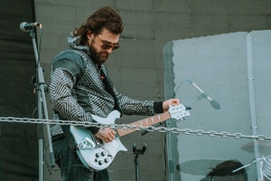 Новини Вінниці / Рок під зливою: перший "післякарантинний" концерт у Вінниці зібрав глядачів в аеропорту (ФОТО)