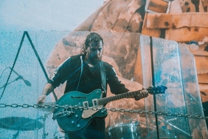 Новини Вінниці / Рок під зливою: перший "післякарантинний" концерт у Вінниці зібрав глядачів в аеропорту (ФОТО)