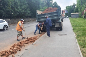 Новини Вінниці / У Вінниці водій вантажівки «розгубив» свій вантаж дорогою (ФОТО)