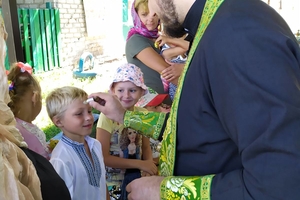 Новини Вінниці / Представники Вінницько-Барської єпархії ПЦУ поїхали з гуманітарною та духовною місією у зону бойових дій (ФОТО)