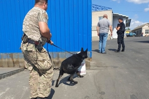 Новини Вінниці / На Вінниччині повідомили про вибухівку на молокозаводі: поліцейські евакуювали близько сотні людей (ФОТО)