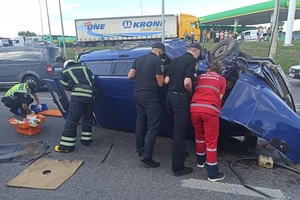 Новини Вінниці / Аварія у Вінниці: двох людей госпіталізували після зіткнення "ВАЗу" та "Мерседеса" (ФОТО)