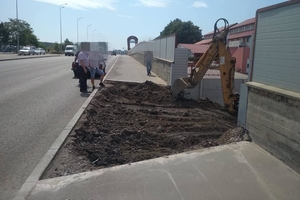 Новини Вінниці / У Вінниці для будівництва приватного будинку зруйнували тротуар (ФОТО)