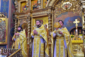 Новини Вінниці / Митрополит Вінницький і Барський Симеон вперше після того, як подолав коронавірус, відслужив молебень у соборі (ФОТО)