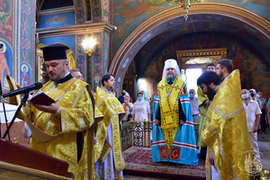 Новини Вінниці / Митрополит Вінницький і Барський Симеон вперше після того, як подолав коронавірус, відслужив молебень у соборі (ФОТО)