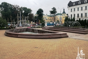 Новини Вінниці / У Вінниці початок роботи фонтану "Рошен" перенесли на 8 серпня, а інші водограї вже вмикають (ФОТО, ВІДЕО)