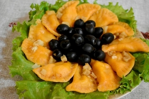 Новини Вінниці / Господині з Вінниччини презентували на кулінарному фестивалі вареники з шоколадом