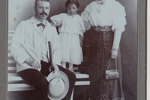 Новини Вінниці / У Вінниці презентували дві старовинні сумочки, які належали родині литовських князів 