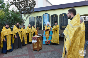 Новини Вінниці / У Вінниці молилися за полегих у війні на сході воїнів (ФОТО)