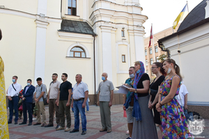 Новини Вінниці / У Вінниці молилися за полегих у війні на сході воїнів (ФОТО)