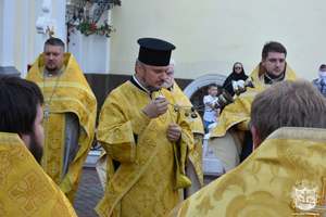 Новини Вінниці / У Вінниці молилися за полегих у війні на сході воїнів (ФОТО)