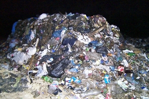 Новини Вінниці / Біля Жмеринки на Вінниччині влаштували «приватний смітник» для львівських відходів (ФОТО)