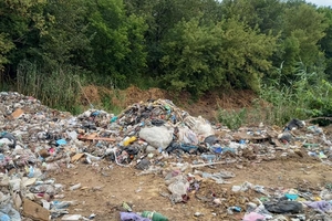 Новини Вінниці / На Вінниччині староста опублікував «фоторепортаж» з «приватного смітника» з львівськими відходами за селом