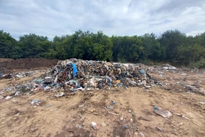 Новини Вінниці / На Вінниччині староста опублікував «фоторепортаж» з «приватного смітника» з львівськими відходами за селом