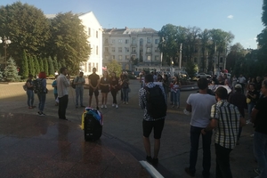 Новости Винницы и области / Вінничани вийшли на Майдан для підтримки білоруського народу (ФОТО, ВІДЕО) / Інформаційний портал На Париже Новини Вінниці / Вінничани вийшли на Майдан для підтримки білоруського народу (ФОТО, ВІДЕО)