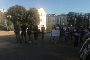 Новости Винницы и области / Вінничани вийшли на Майдан для підтримки білоруського народу (ФОТО, ВІДЕО) / Інформаційний портал На Париже Новини Вінниці / Вінничани вийшли на Майдан для підтримки білоруського народу (ФОТО, ВІДЕО)