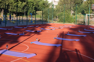 Новини Вінниці / У Вінниці в мікрорайоні Олієжиркомбінату провели ранкову розминку за участі професійної тренерки та керівництва ViOil (ФОТО)