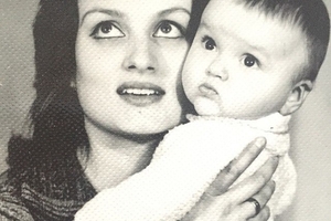 Новини Вінниці / Вінничанка Оля Полякова "розкрила" сімейний фотоальбом 