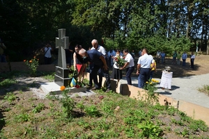 Новини Вінниці / У Літині на Вінниччині відкрили пам'ятний знак жертвам більшовицького терору (ФОТО)