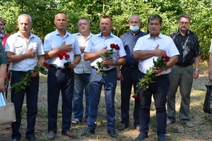 Новини Вінниці / У Літині на Вінниччині відкрили пам'ятний знак жертвам більшовицького терору (ФОТО)