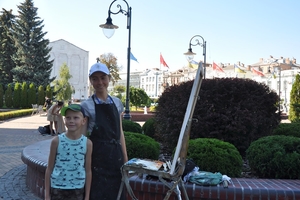 Новини Вінниці / Більше сотні учасників мистецького селфі-квесту "шукали" історичні місця у Вінниці напередодні Дня Незалежності (ФОТО)