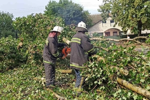 Новини Вінниці / Вінницю злива і град перетворили на Венецію (ВІДЕО)