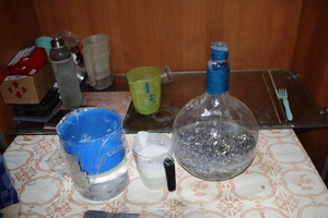 Новини Вінниці / Поблизу Вінниці у гаражі "прикрили" нарколаболаторію (ФОТО) 