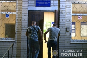 Новини Вінниці / Під Вінницею скоєно озброєний напад на таксиста: зловмисник відібрав у чоловіка авто, гроші та мобільний (ФОТО) 