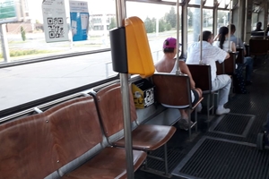 Новини Вінниці / У вінницьких трамваях почали встановлювати додаткові сидіння (ФОТО)