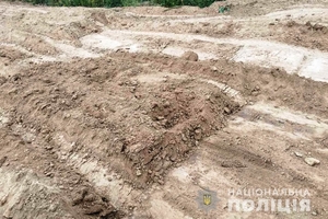 Новини Вінниці / У Теплицькому районі на Вінниччині цегельний завод незаконно видобував глину (ФОТО)