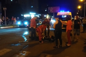 Новини Вінниці / ДТП з мотоциклом та двома автівками у Вінниці: лікарі рятують мотоцикліста (ФОТО, ВІДЕО) 